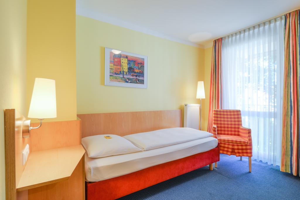 Kirchheim bei Muenchen Hotel Beim Schrey חדר תמונה