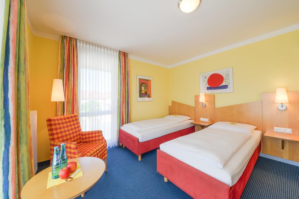 Kirchheim bei Muenchen Hotel Beim Schrey חדר תמונה