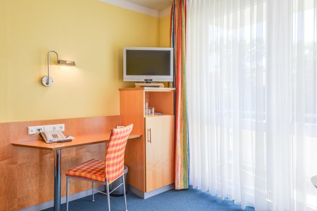 Kirchheim bei Muenchen Hotel Beim Schrey חדר תמונה